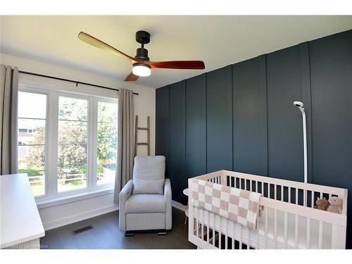 5-383 Dundas Street E, Waterdown, ON - Indoor Photo Showing Bedroom