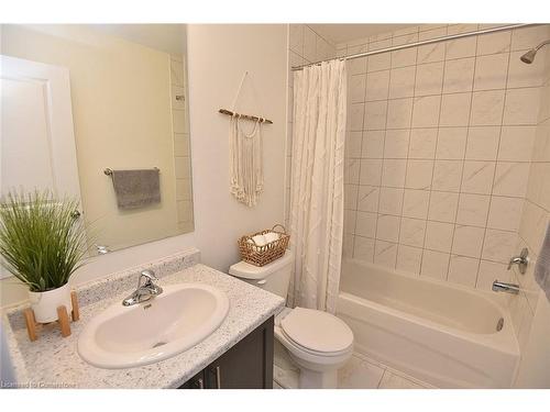 5-383 Dundas Street E, Waterdown, ON - Indoor Photo Showing Bathroom