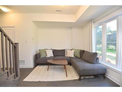 5-383 Dundas Street E, Waterdown, ON - Indoor Photo Showing Living Room