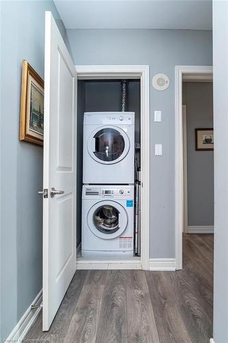 603-350 Concession Street, Hamilton, ON - Indoor Photo Showing Laundry Room