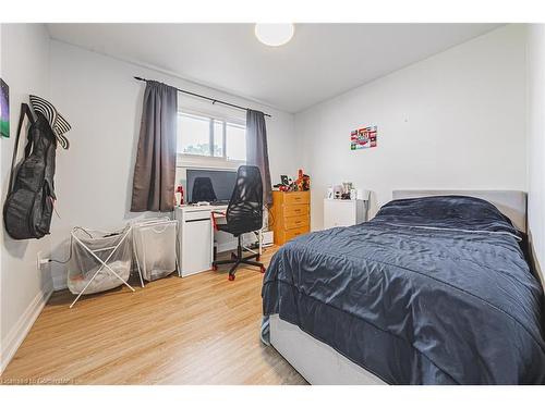 96 Cardinal Drive, Hamilton, ON - Indoor Photo Showing Bedroom