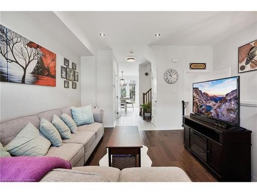 11 Pringle Lane, Ancaster, ON - Indoor Photo Showing Living Room