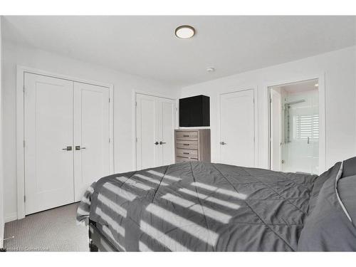 11 Pringle Lane, Ancaster, ON - Indoor Photo Showing Bedroom