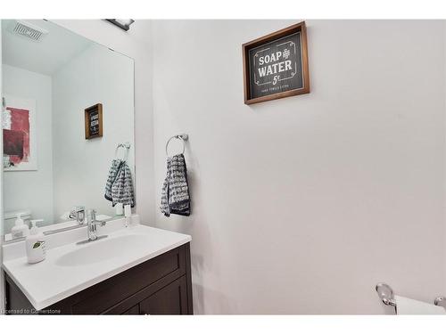 11 Pringle Lane, Ancaster, ON - Indoor Photo Showing Bathroom