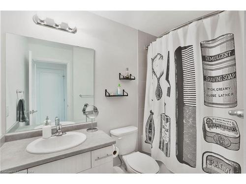 11 Pringle Lane, Ancaster, ON - Indoor Photo Showing Bathroom