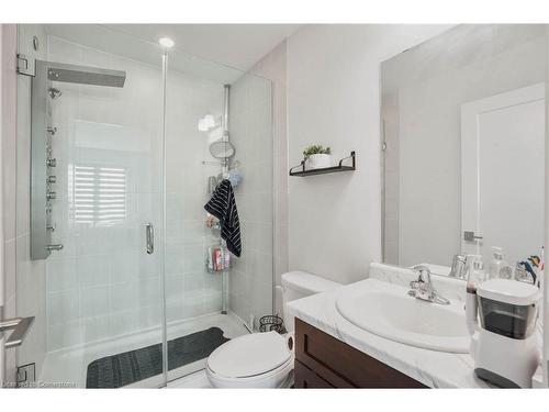 11 Pringle Lane, Ancaster, ON - Indoor Photo Showing Bathroom