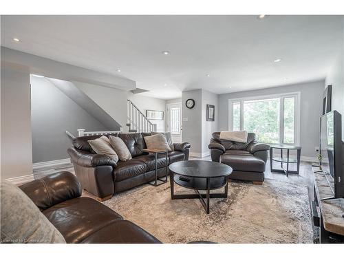 3-2070 Brant Street, Burlington, ON - Indoor Photo Showing Living Room