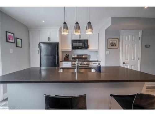 3-2070 Brant Street, Burlington, ON - Indoor Photo Showing Kitchen