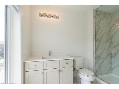 11 Raspberry Lane, Mount Hope, ON - Indoor Photo Showing Bathroom