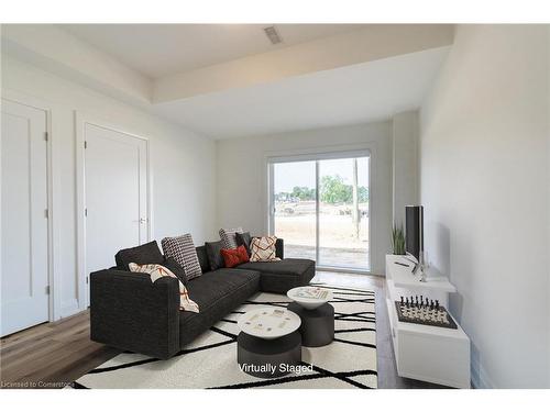 11 Raspberry Lane, Mount Hope, ON - Indoor Photo Showing Living Room