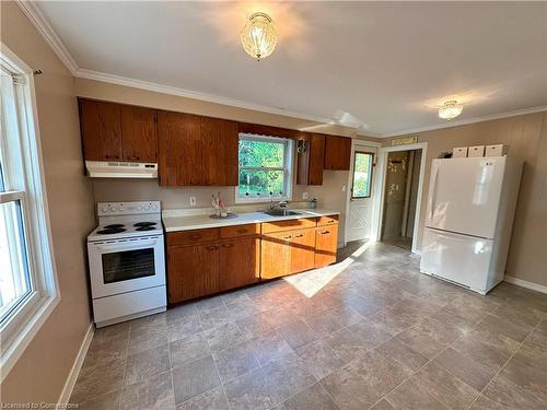 173 Canterbury Street, Ingersoll, ON - Indoor Photo Showing Kitchen