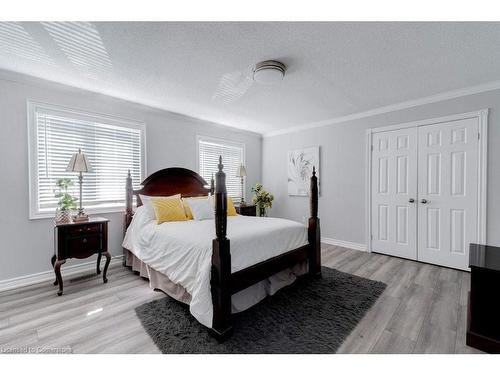 35 Lido Drive, Stoney Creek, ON - Indoor Photo Showing Bedroom