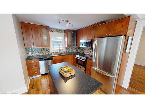 17 Lowell Avenue, St. Catharines, ON - Indoor Photo Showing Kitchen