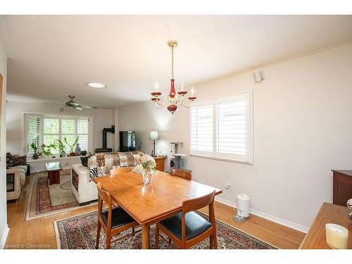 1084 Clearview Avenue, Burlington, ON - Indoor Photo Showing Dining Room