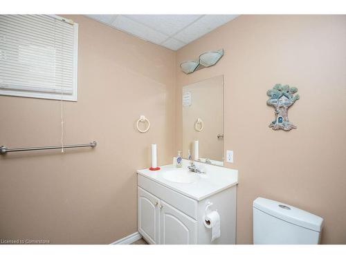 1084 Clearview Avenue, Burlington, ON - Indoor Photo Showing Bathroom