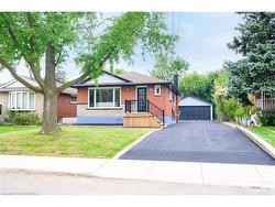 64 Viceroy Court  Hamilton, ON L9A 3Y4