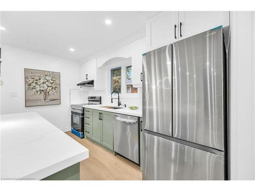 64 Viceroy Court, Hamilton, ON - Indoor Photo Showing Kitchen With Stainless Steel Kitchen