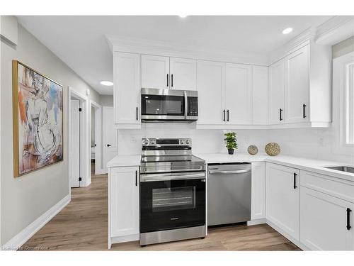 4 James Avenue, Stoney Creek, ON - Indoor Photo Showing Kitchen