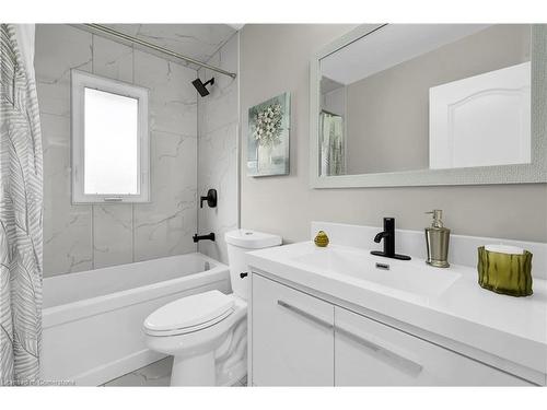 4 James Avenue, Stoney Creek, ON - Indoor Photo Showing Bathroom