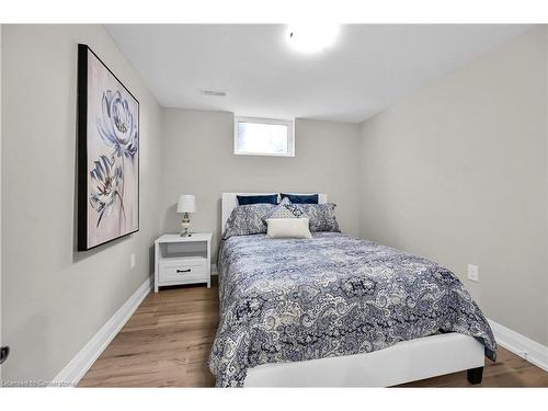 4 James Avenue, Stoney Creek, ON - Indoor Photo Showing Bedroom