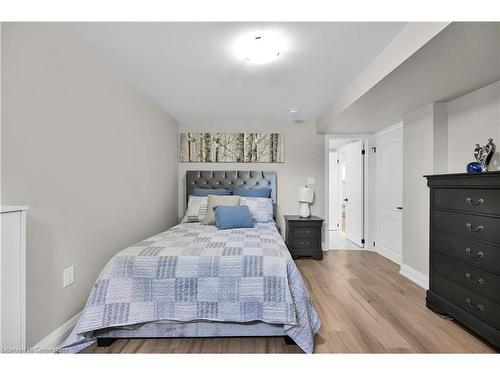 4 James Avenue, Stoney Creek, ON - Indoor Photo Showing Bedroom