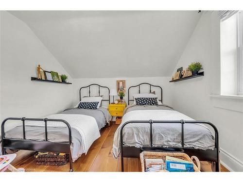 1288 Brock Road, Flamborough, ON - Indoor Photo Showing Bedroom