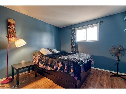 7-1350 Limeridge Road E, Hamilton, ON - Indoor Photo Showing Bedroom