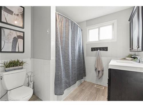 57 Odessa Street, Stoney Creek, ON - Indoor Photo Showing Bathroom