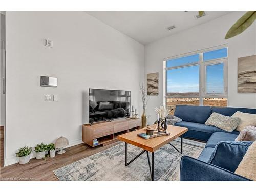 601-460 Gordon Krantz Avenue, Milton, ON - Indoor Photo Showing Living Room