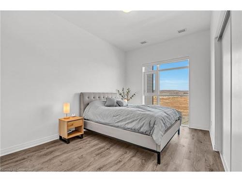 601-460 Gordon Krantz Avenue, Milton, ON - Indoor Photo Showing Bedroom