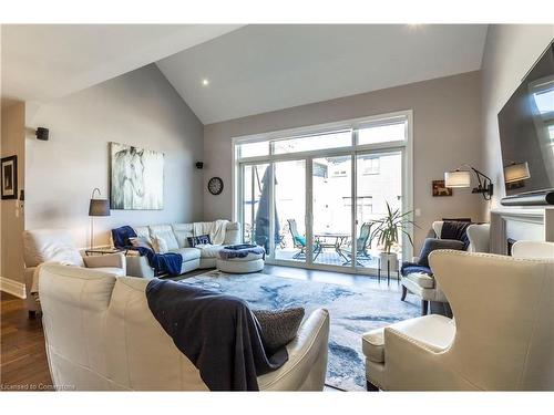 72 Pond View Gate, Waterdown, ON - Indoor Photo Showing Living Room