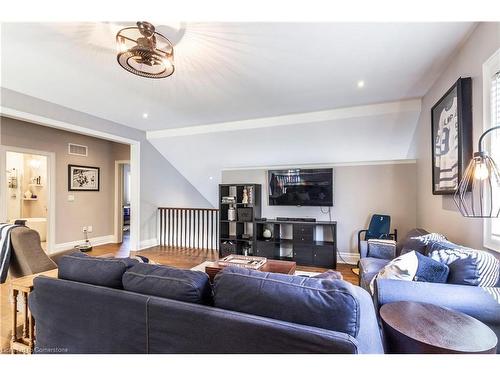 72 Pond View Gate, Waterdown, ON - Indoor Photo Showing Living Room