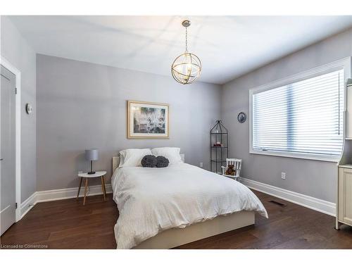 72 Pond View Gate, Waterdown, ON - Indoor Photo Showing Bedroom