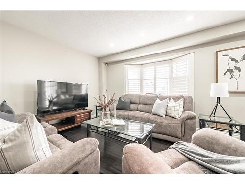 680 Rexford Drive, Hamilton, ON - Indoor Photo Showing Living Room