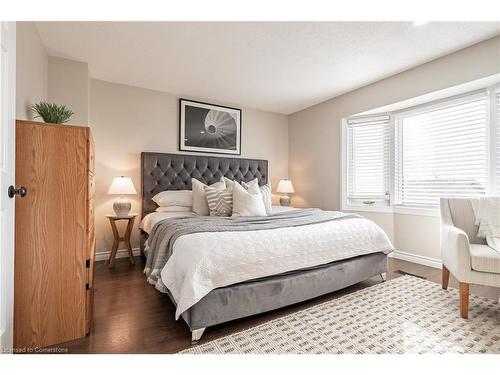 680 Rexford Drive, Hamilton, ON - Indoor Photo Showing Bedroom