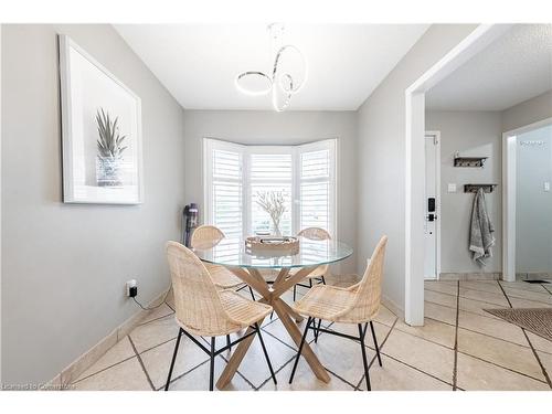 680 Rexford Drive, Hamilton, ON - Indoor Photo Showing Dining Room