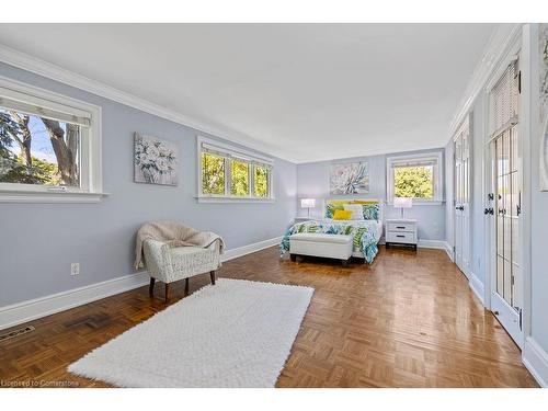 1363 Sycamore Drive, Burlington, ON - Indoor Photo Showing Bedroom