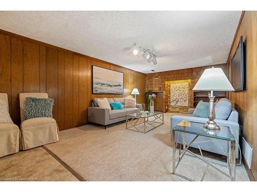 1363 Sycamore Drive, Burlington, ON - Indoor Photo Showing Living Room