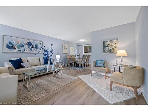 1363 Sycamore Drive, Burlington, ON - Indoor Photo Showing Living Room