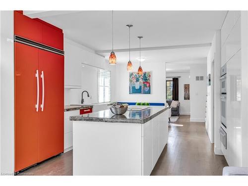 365 Delaware Avenue, Burlington, ON - Indoor Photo Showing Kitchen