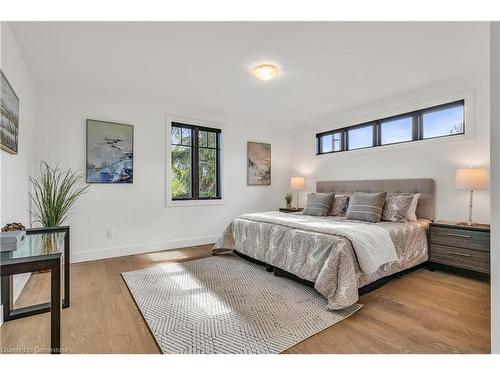 365 Delaware Avenue, Burlington, ON - Indoor Photo Showing Bedroom