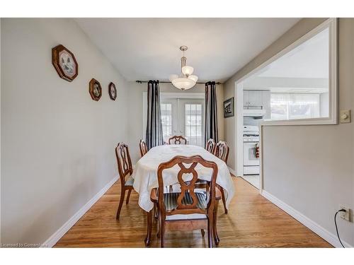 117 Loyalist Drive, Hamilton, ON - Indoor Photo Showing Dining Room