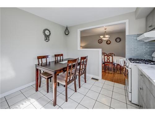 117 Loyalist Drive, Hamilton, ON - Indoor Photo Showing Dining Room