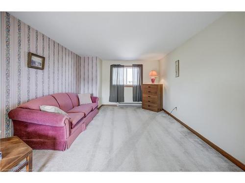 117 Loyalist Drive, Hamilton, ON - Indoor Photo Showing Other Room