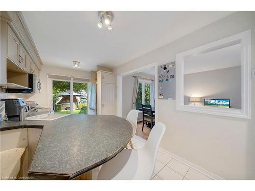 635 Fothergill Boulevard, Burlington, ON - Indoor Photo Showing Dining Room