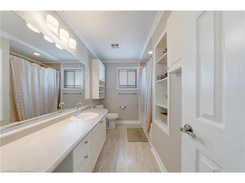 635 Fothergill Boulevard, Burlington, ON - Indoor Photo Showing Bathroom