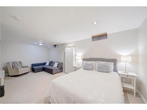 635 Fothergill Boulevard, Burlington, ON - Indoor Photo Showing Bedroom