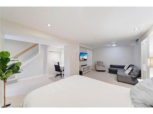 635 Fothergill Boulevard, Burlington, ON - Indoor Photo Showing Bedroom