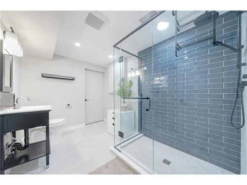 635 Fothergill Boulevard, Burlington, ON - Indoor Photo Showing Bathroom