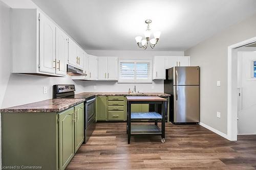 77 Blackwood Crescent, Hamilton, ON - Indoor Photo Showing Kitchen